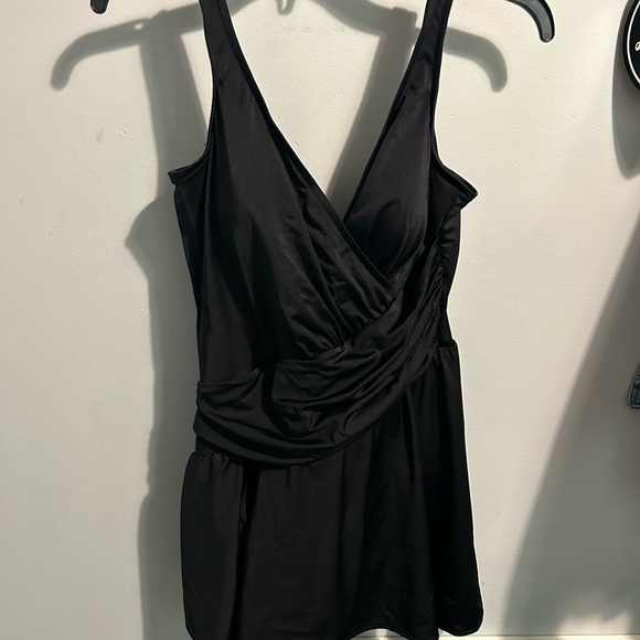 Miraclesuit Elegant Black One-Piece Swimsuit - Picture 1 of 2
